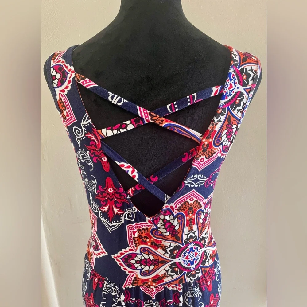 Loveappella Red and Navy Floral Maxi Dress with Back Detail - Picture 4 of 4